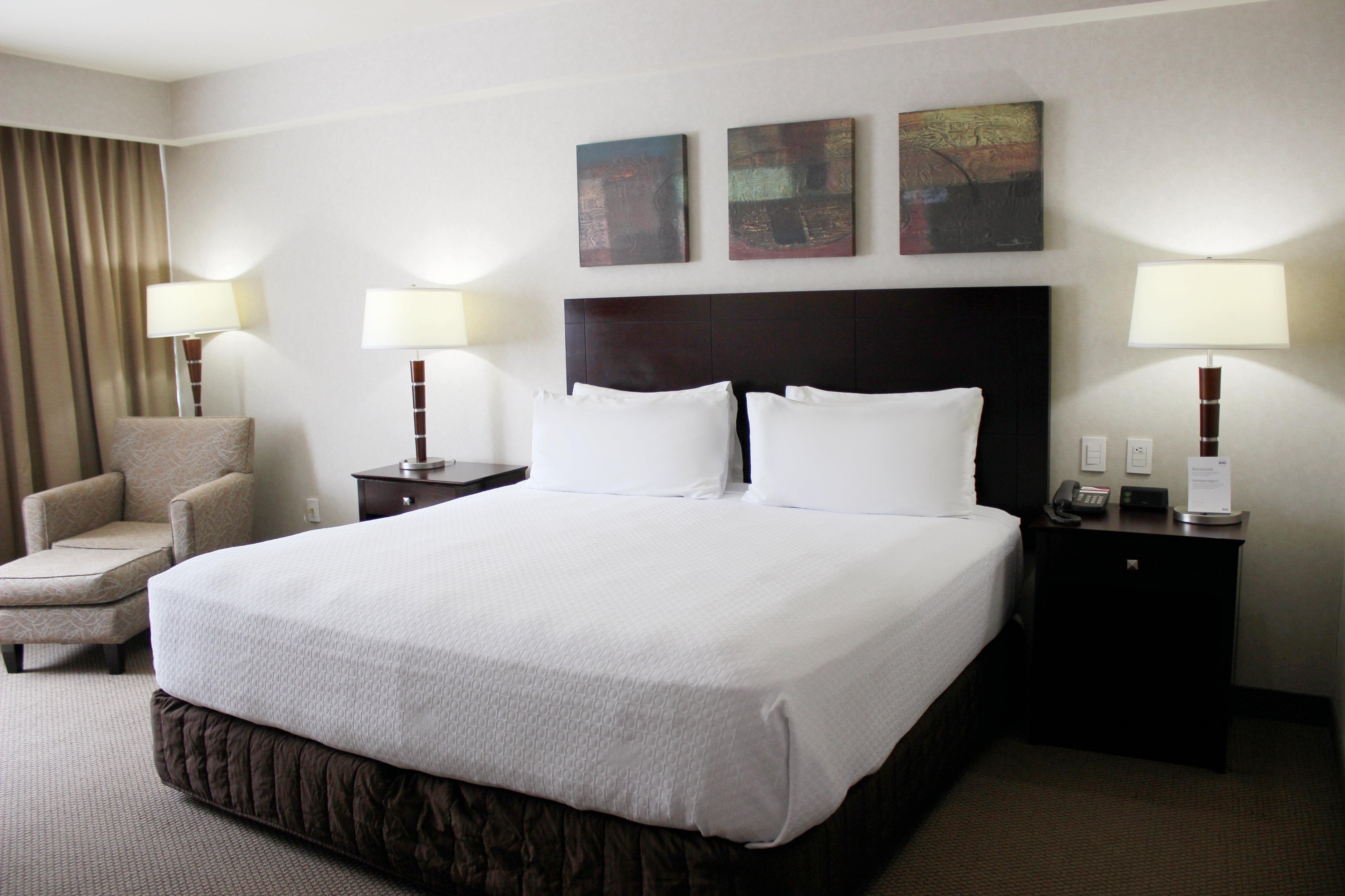คราวน์ พลาซา เลออง Hotel เลออน ภายนอก รูปภาพ