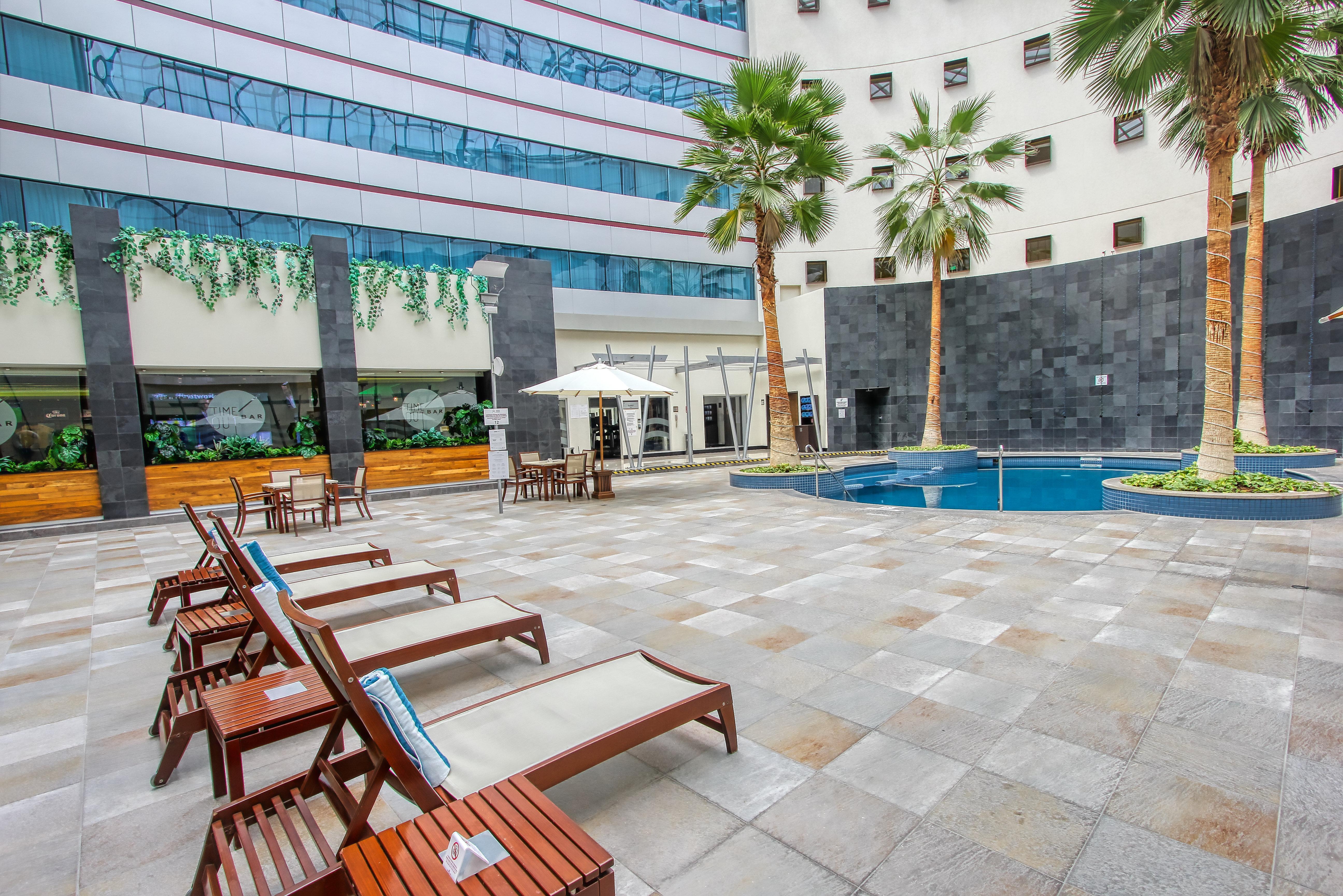 คราวน์ พลาซา เลออง Hotel เลออน ภายนอก รูปภาพ