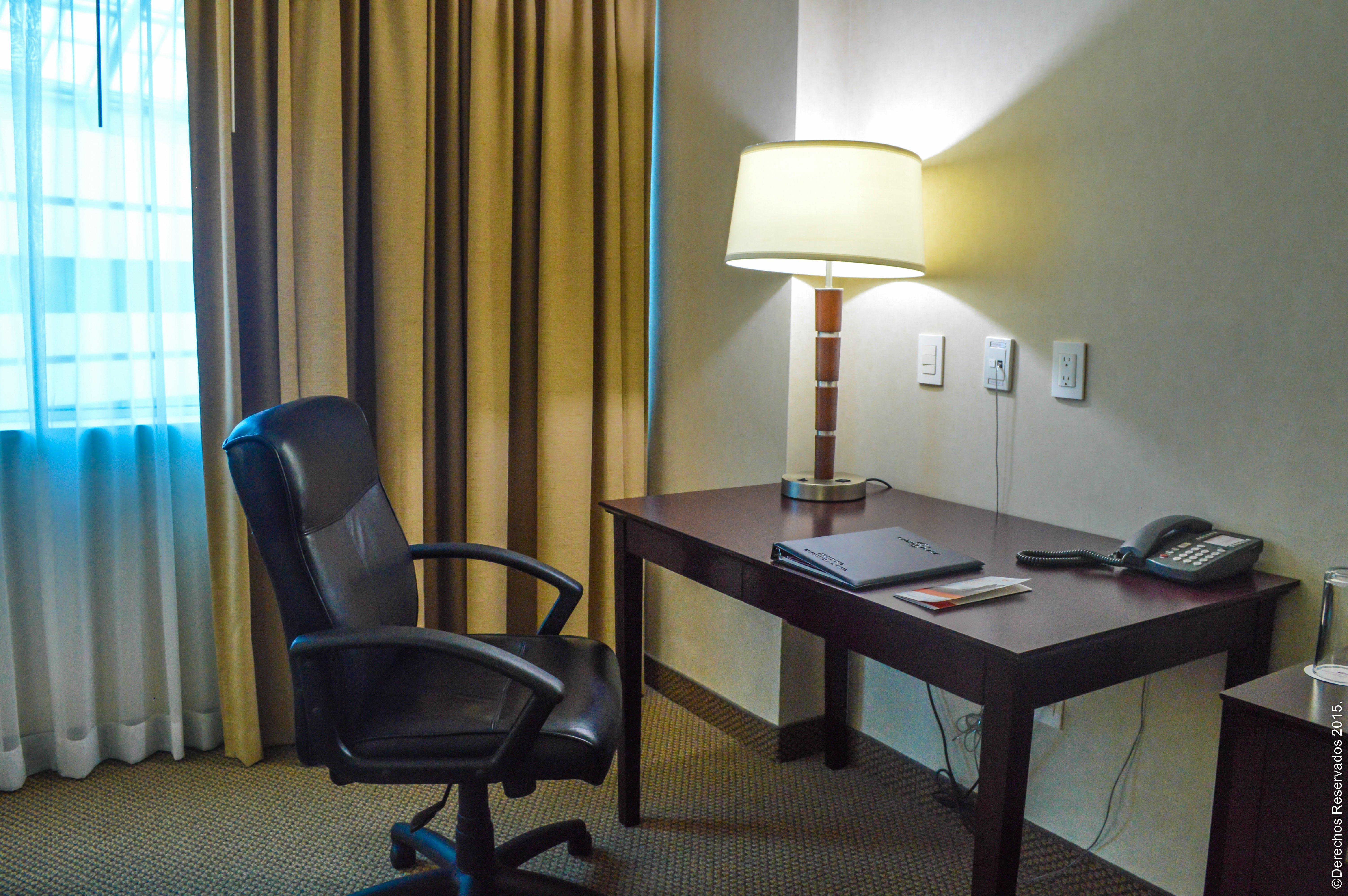 คราวน์ พลาซา เลออง Hotel เลออน ภายนอก รูปภาพ